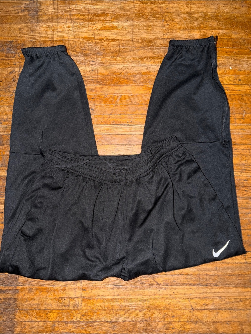 3/$15. Men’s Nike joggers L